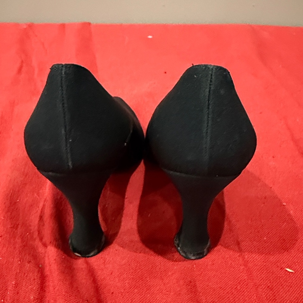 Stuart Weitzman Classic Black Heels - Picture 4 of 5